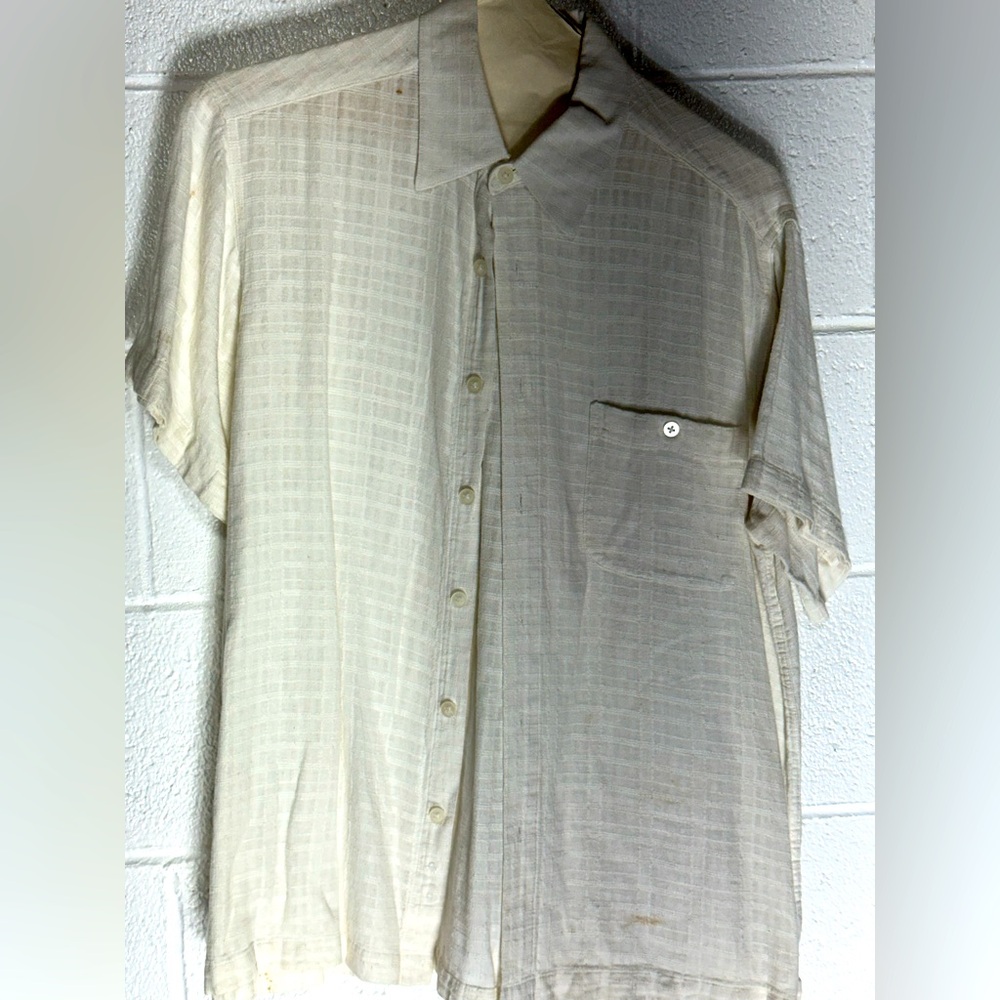 Haggar Short-Sleeve Linen Blend Large
Elevate your warm-weather wardrobe